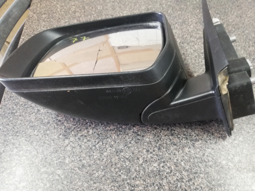 Ford Ranger 2017 Left Outer Electric Mirror Incomplete, Broken Mirror Glass
