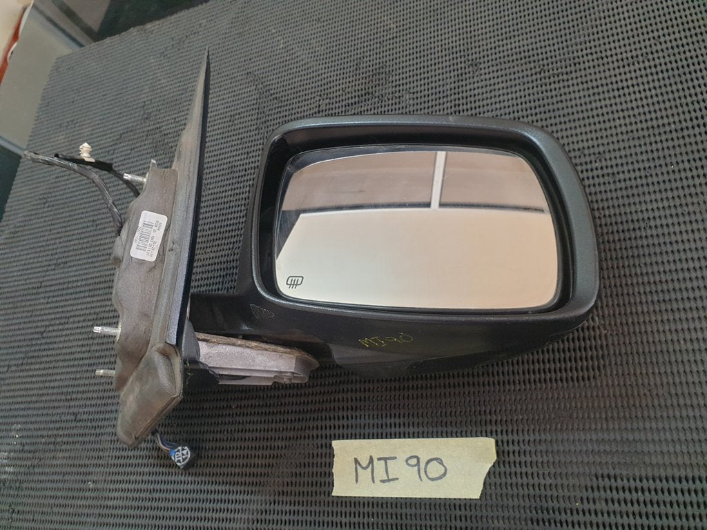Dodge Journey Right Outer Mirror Incomplete, Broken Lower Cover