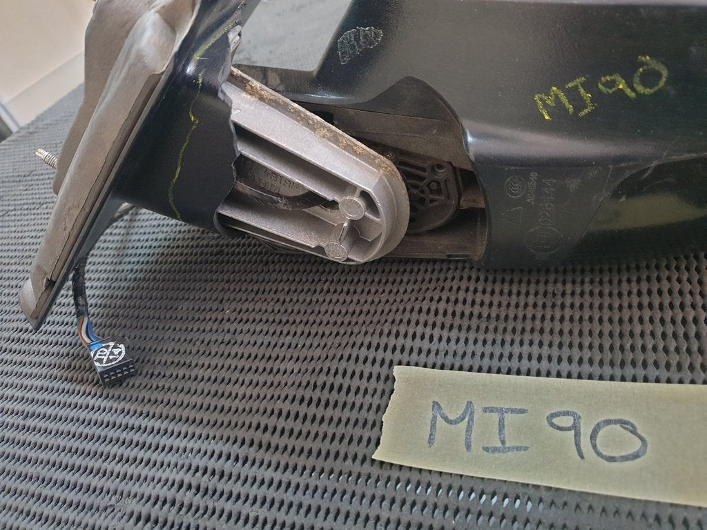 Dodge Journey Right Outer Mirror Incomplete, Broken Lower Cover