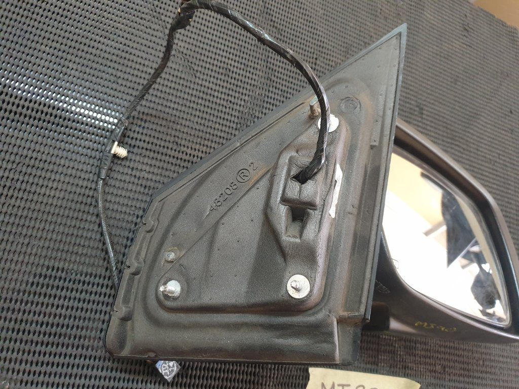 Dodge Journey Right Outer Mirror Incomplete, Broken Lower Cover