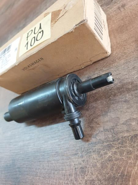 Original Used Audi Q3 Windscreen Washer Bottle Motor