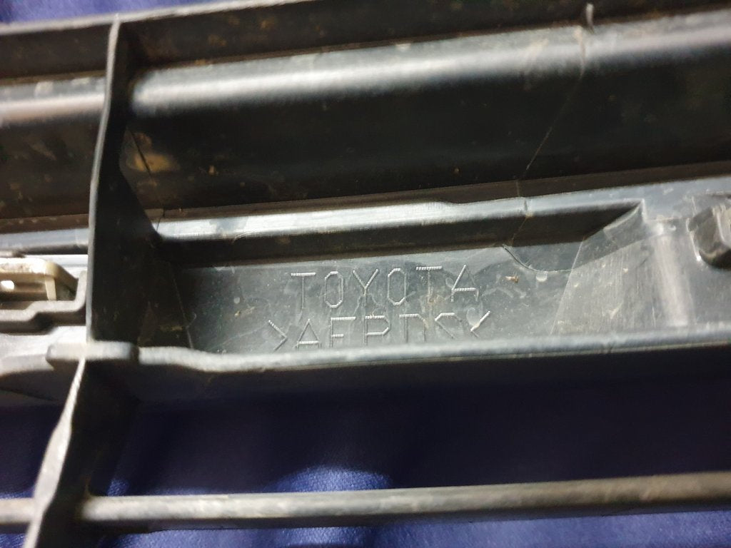 Toyota Hilux Radiator Grille - Chrome lifting, Wear and tear