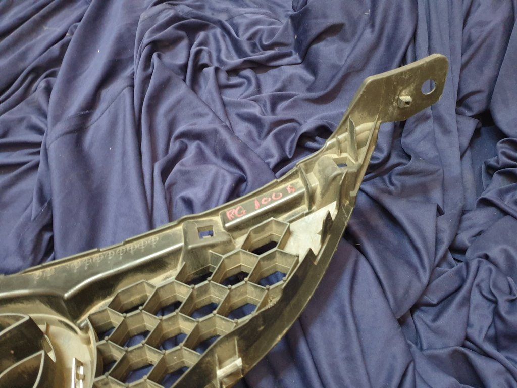 Mazda 3 Radiator Grille - Wear and Tear