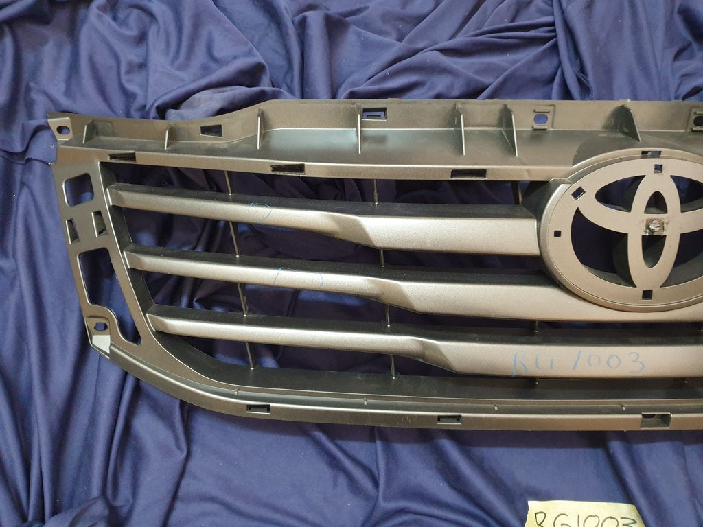 Toyota Hilux Radiator Grille - Scratches and scuffs