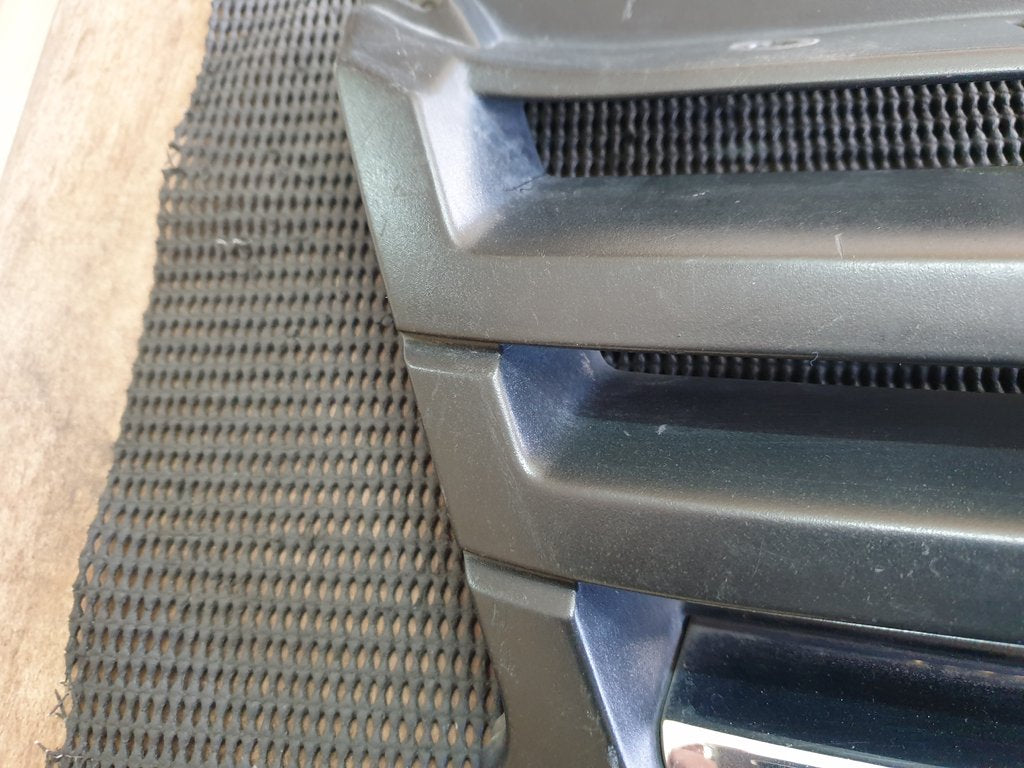Volkswagen Polo Radiator Grille - Wear and Tear, Scratches