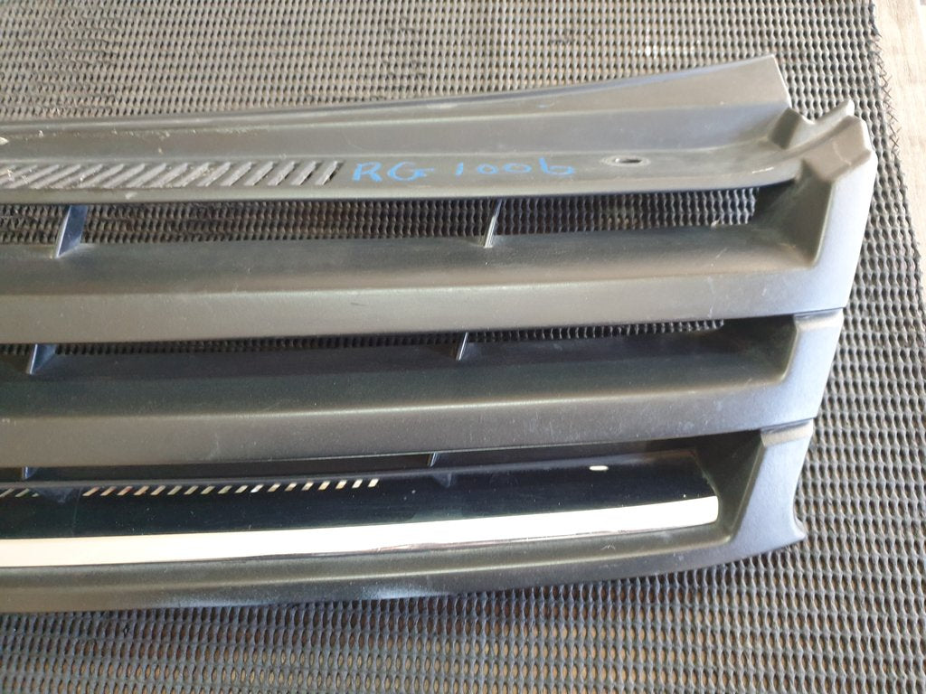Volkswagen Polo Radiator Grille - Wear and Tear, Scratches