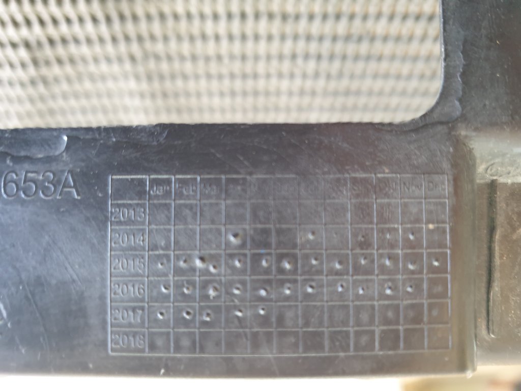Volkswagen Polo Radiator Grille - Wear and Tear, Scratches