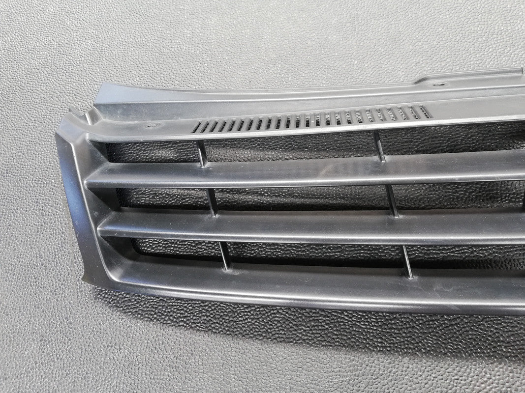 Volkswagen Polo Vivo 2014 Upper Radiator Grille