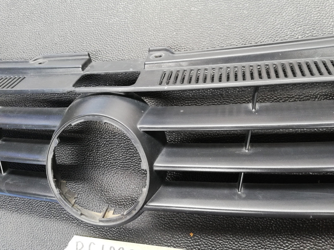 Volkswagen Polo Vivo 2014 Upper Radiator Grille