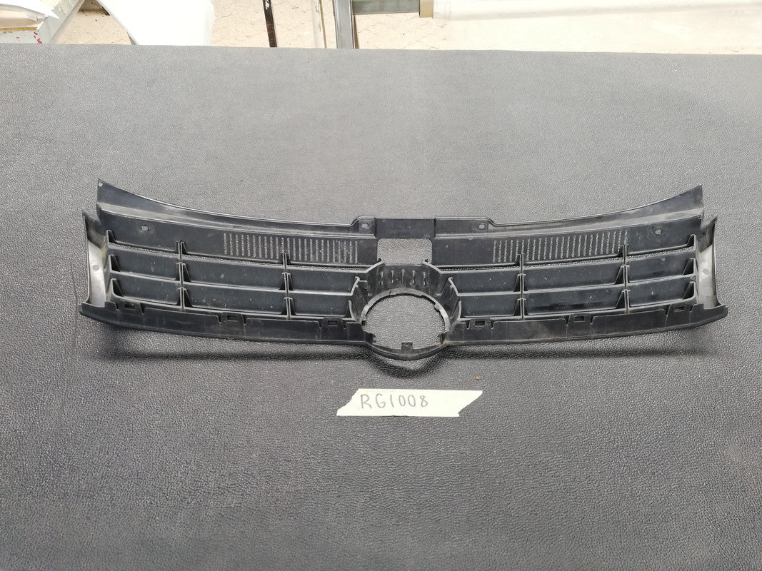 Volkswagen Polo Vivo 2014 Upper Radiator Grille