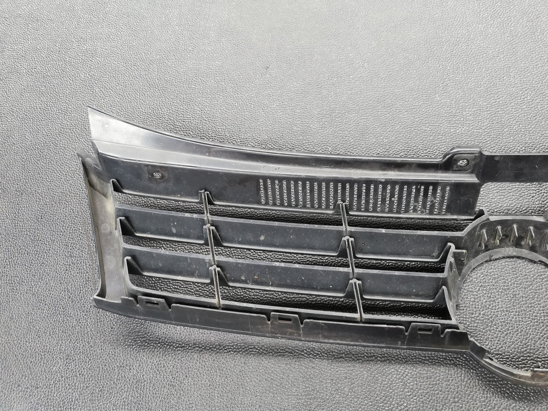 Volkswagen Polo Vivo 2014 Upper Radiator Grille