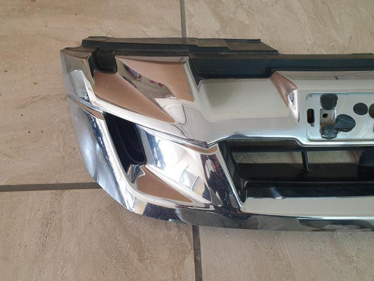 Original Used Isuzu D-Max Radiator Grille