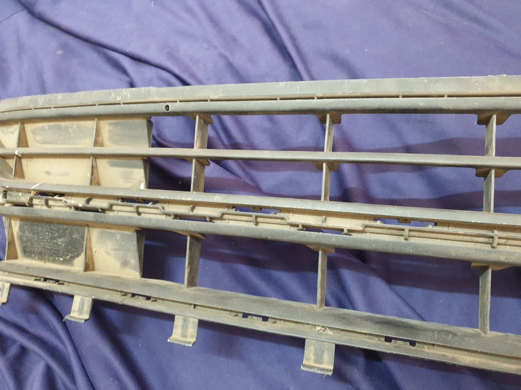 Volkswagen Polo Front Lower Center Radiator Grille