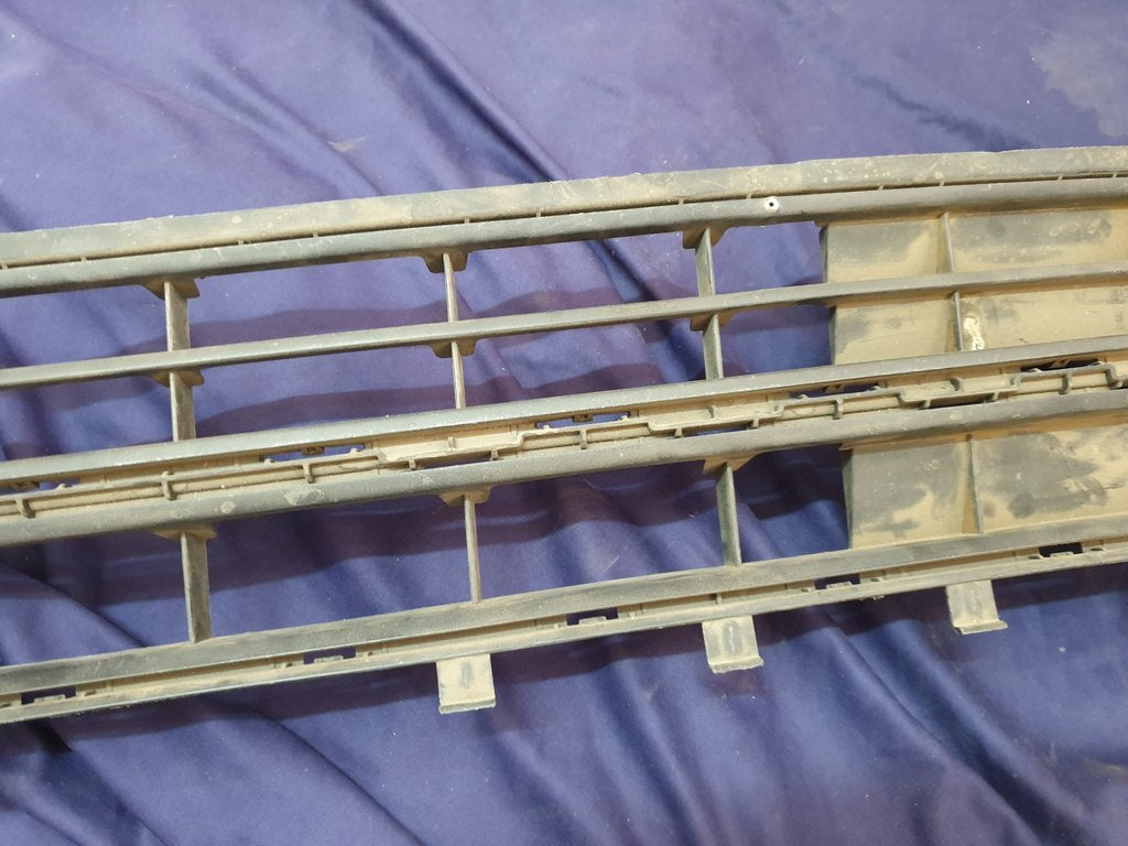 Volkswagen Polo Front Lower Center Radiator Grille