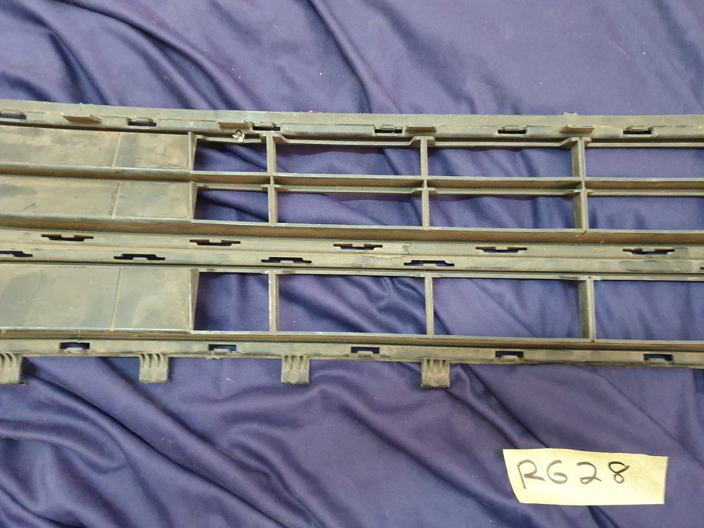 Volkswagen Polo Front Lower Center Radiator Grille