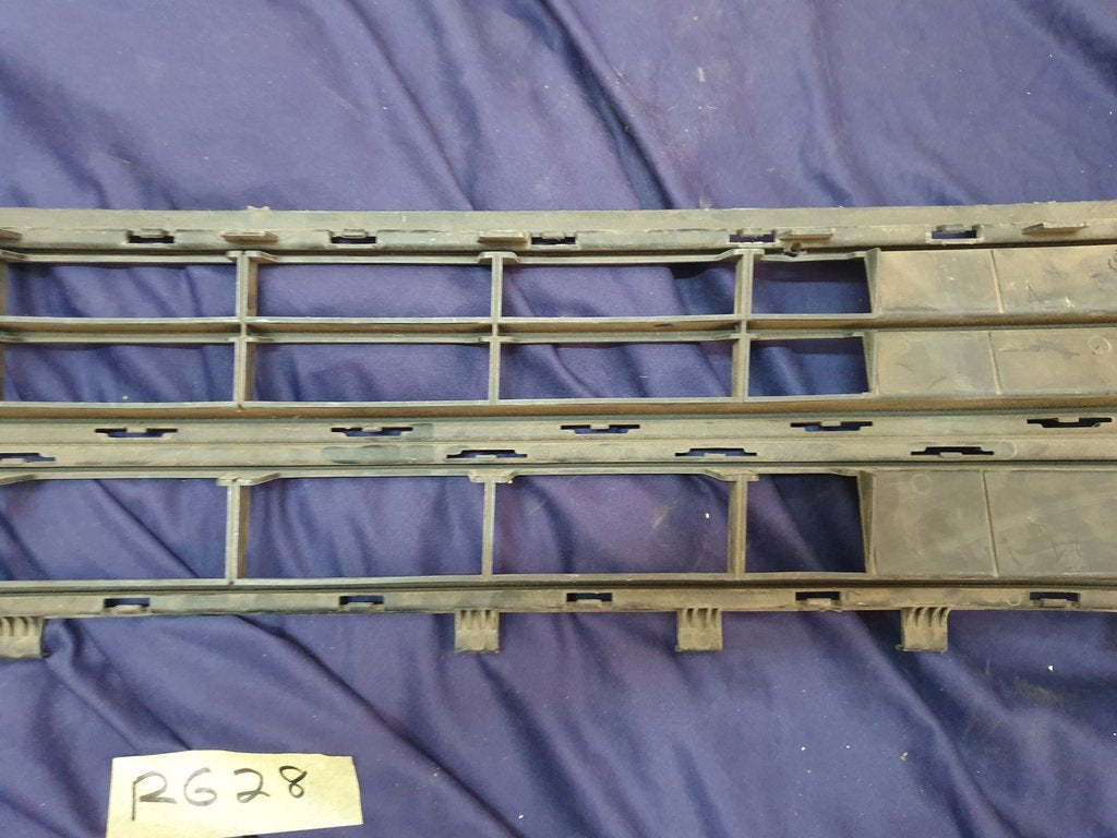 Volkswagen Polo Front Lower Center Radiator Grille