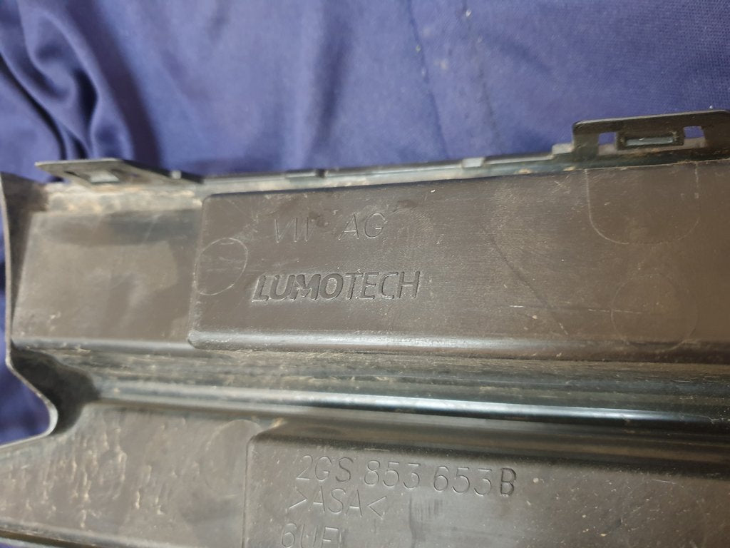 Volkswagen Polo MK6 Radiator Grille - Wear and Tear
