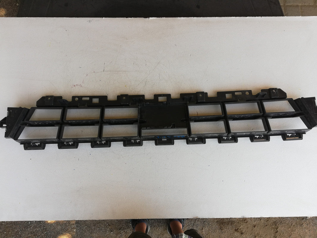 Audi Q2 2020, 2021 Front Centre Cowl Grille