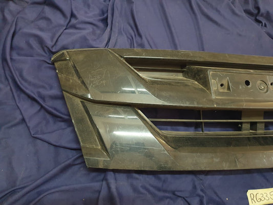 Isuzu Aftermarket D-Max Radiator Grille - Light Wear and Tear
