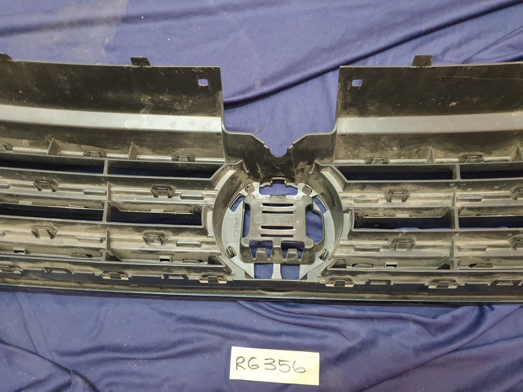 Volkswagen Tiguan 2020 Radiator Grille - Light Wear and Tear