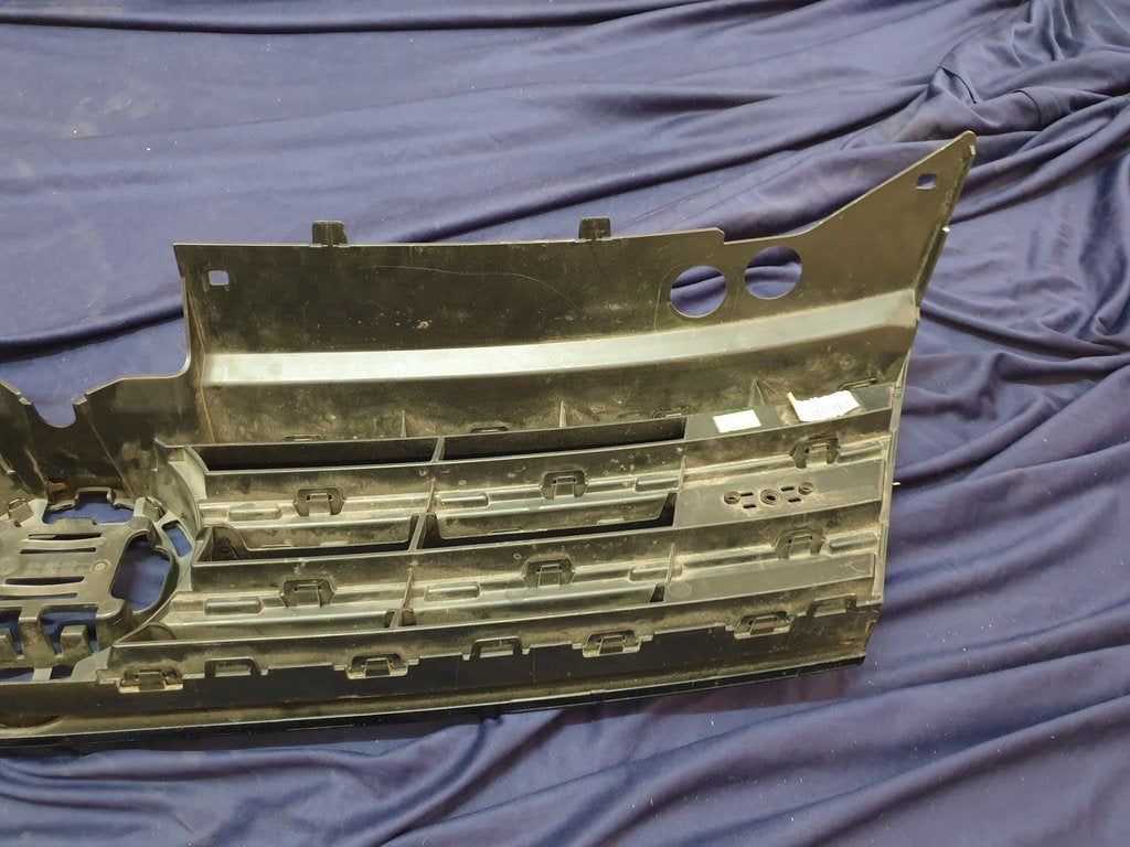 Volkswagen Tiguan 2020 Radiator Grille - Light Wear and Tear