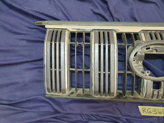 Toyota Land Cruiser Prado Radiator Grille - Wear and Tear
