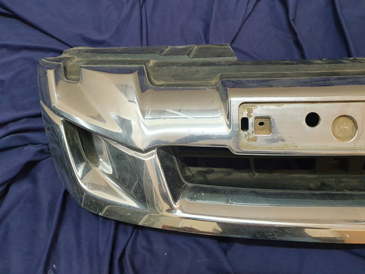 Isuzu D-Max Radiator Grille - Light Wear and Tear