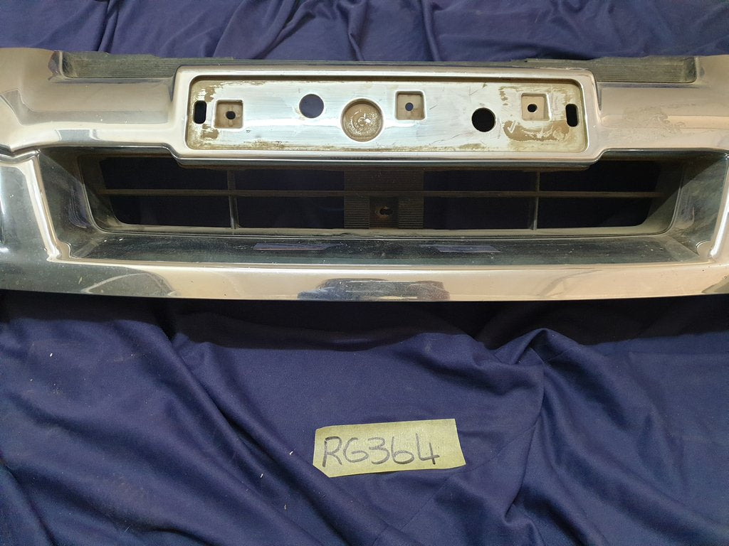 Isuzu D-Max Radiator Grille - Light Wear and Tear
