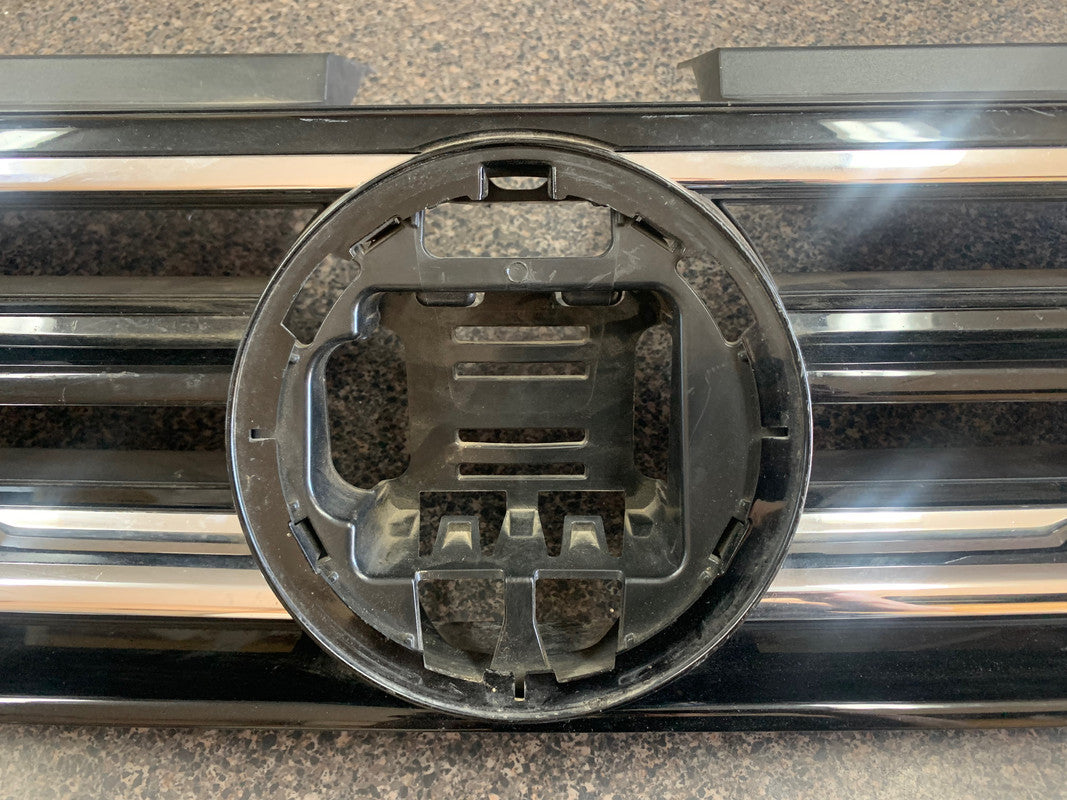 Volkswagen Tiguan 2020 Radiator Grille Assy without emblem/badge