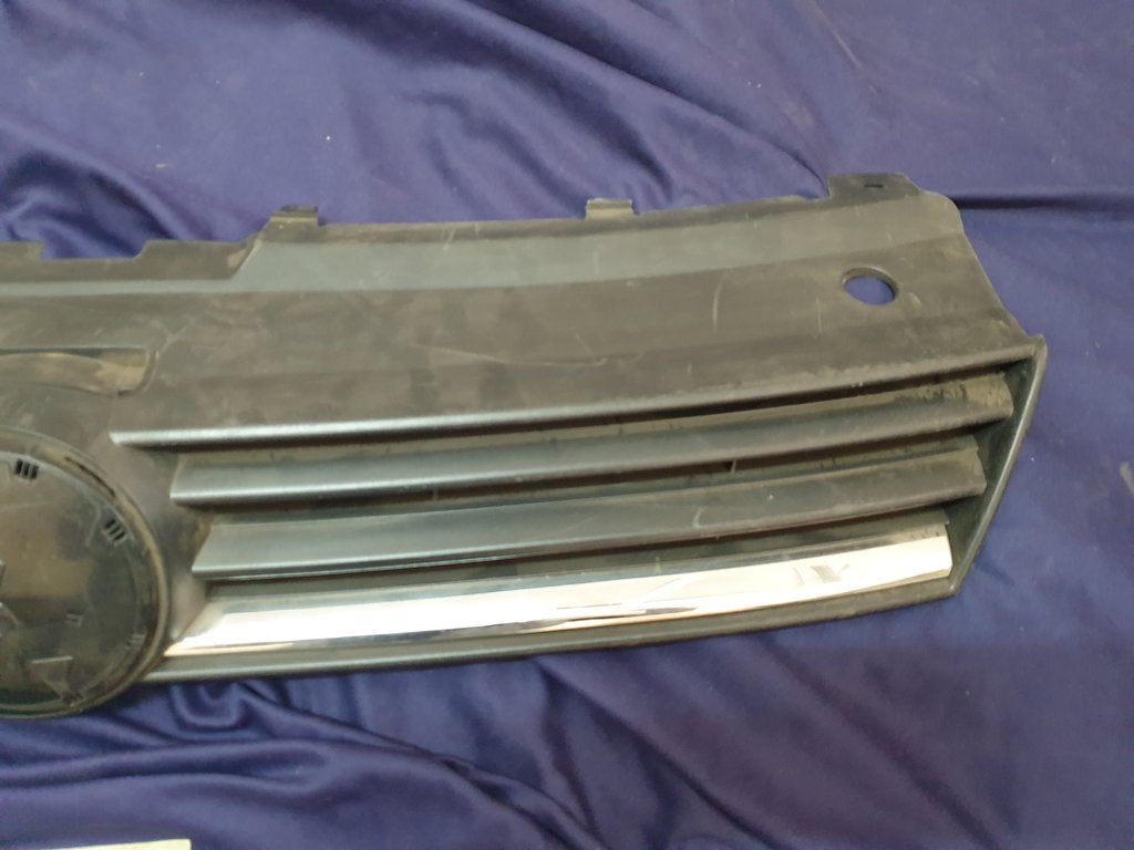 Volkswagen Aftermarket Polo 7 TSI Radiator Grille - Wear and Tear