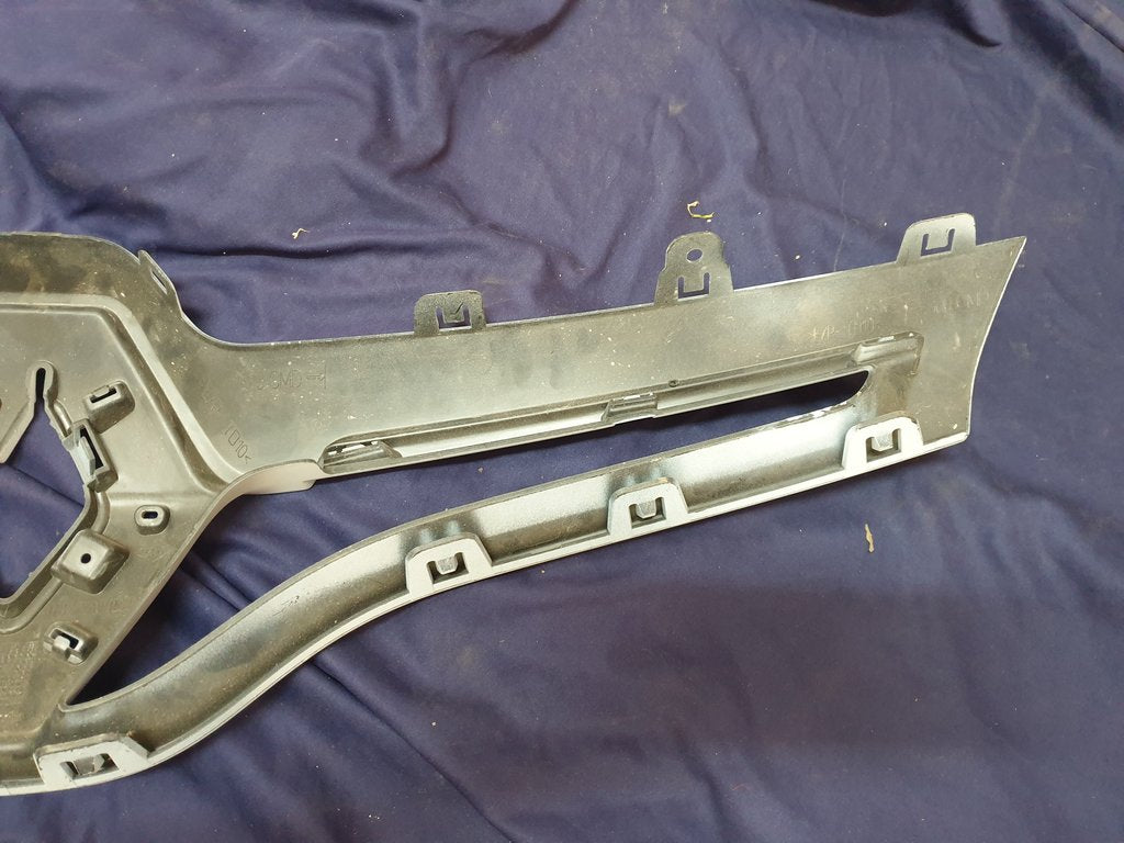 Renault Scenic III Radiator Grille - Wear and Tear