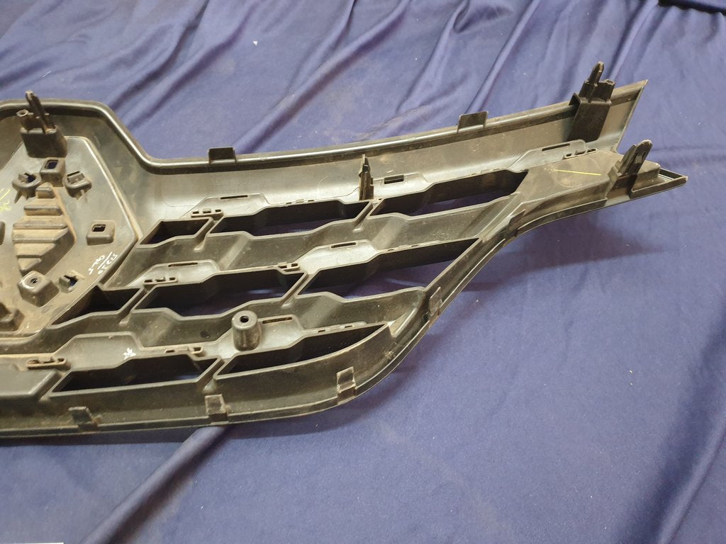 Renault Triber Radiator Grille - Wear and Tear, Crack