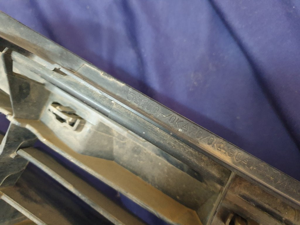 Toyota Hilux Radiator Grille - Wear and Tear, Missing trim