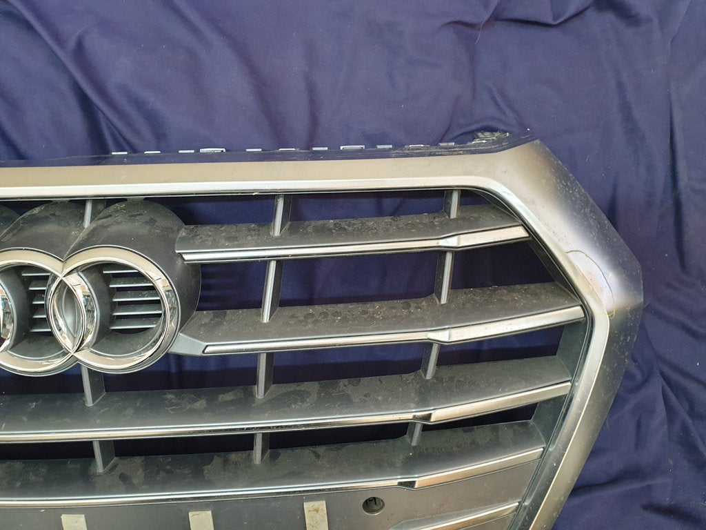 Audi Quattro 2019 Radiator Grille - Light Wear and Tear, Chrome Crack