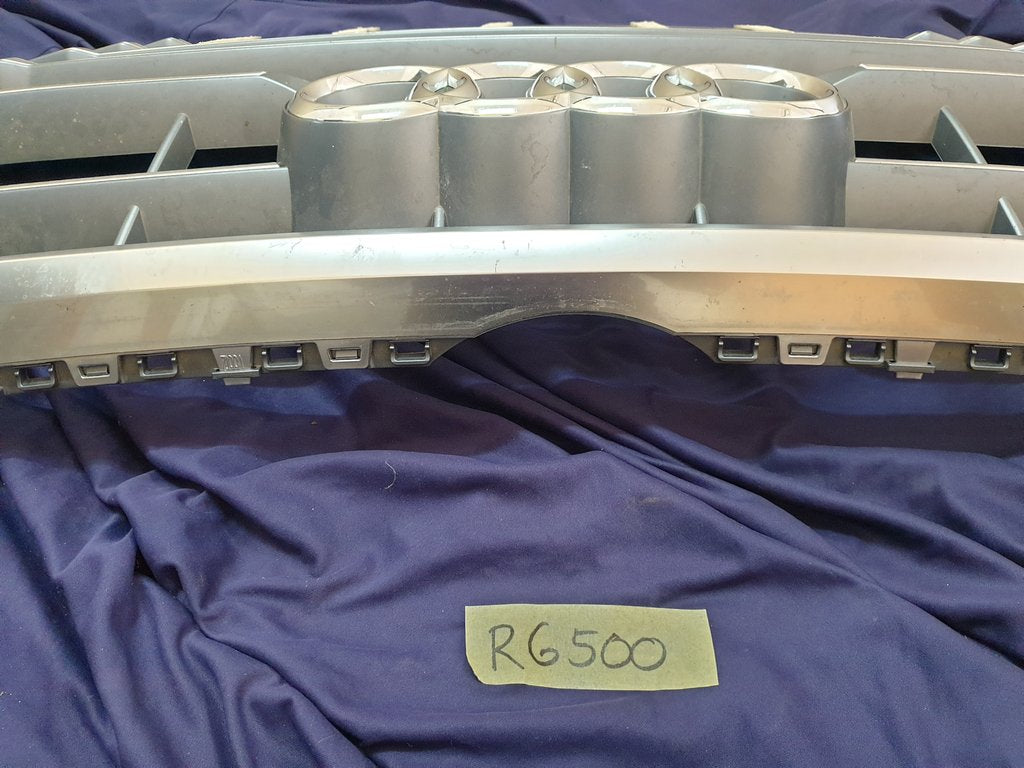 Audi Quattro 2019 Radiator Grille - Light Wear and Tear, Chrome Crack