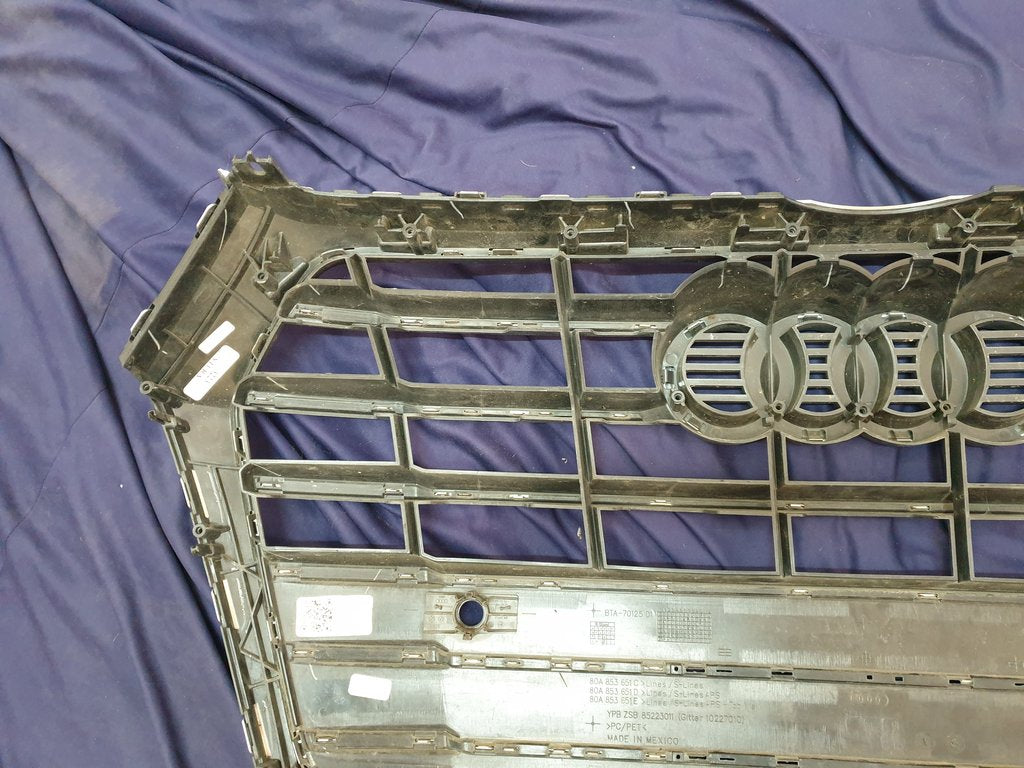 Audi Quattro 2019 Radiator Grille - Light Wear and Tear, Chrome Crack
