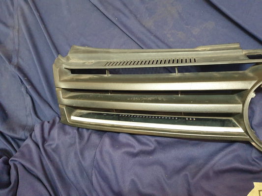 Volkswagen Polo Radiator Grille - Wear and Tear, Scratches
