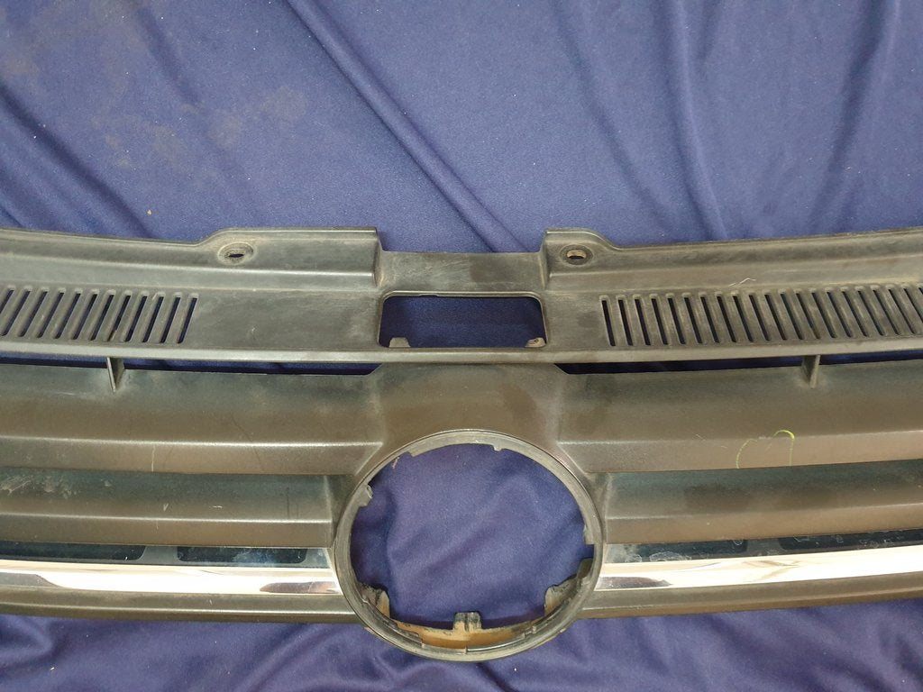 Volkswagen Polo Radiator Grille - Wear and Tear, Scratches