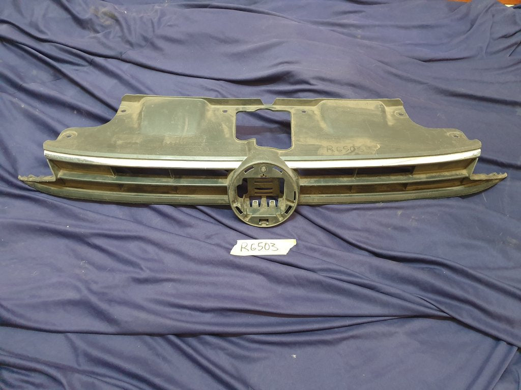 Volkswagen Polo Radiator Grille - Wear and Tear