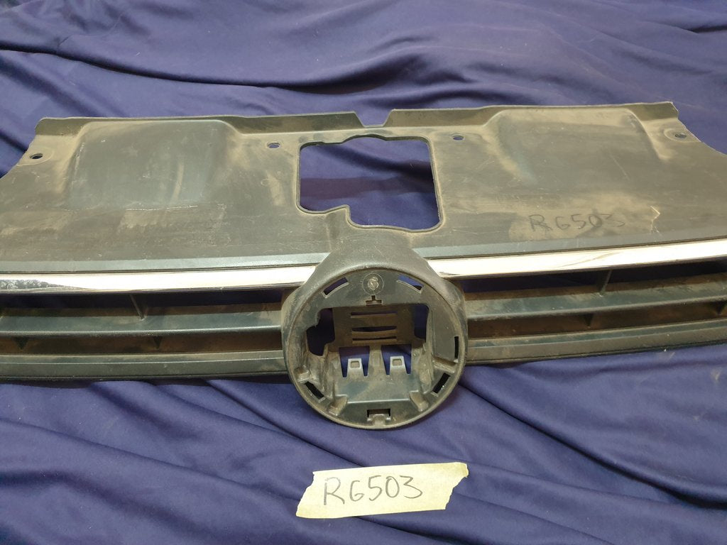 Volkswagen Polo Radiator Grille - Wear and Tear