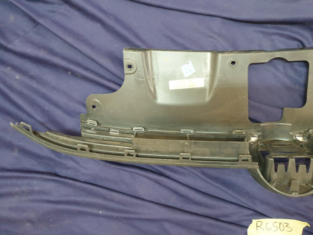 Volkswagen Polo Radiator Grille - Wear and Tear