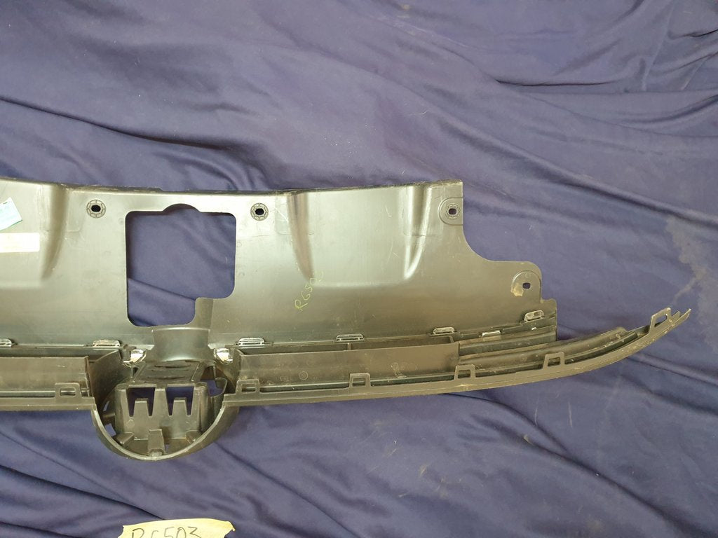 Volkswagen Polo Radiator Grille - Wear and Tear