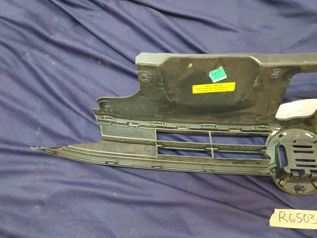 Volkswagen Polo Radiator Grille - Wear and Tear