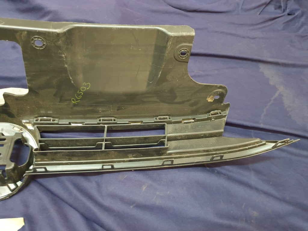 Volkswagen Polo Radiator Grille - Wear and Tear
