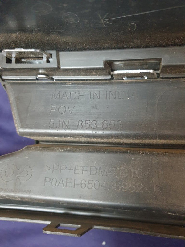 Volkswagen Polo Radiator Grille - Wear and Tear