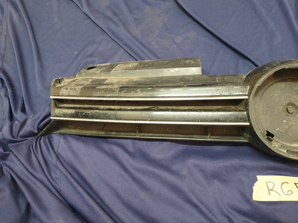 Volkswagen Aftermarket Golf MK6 Radiator Grille - Wear and Tear