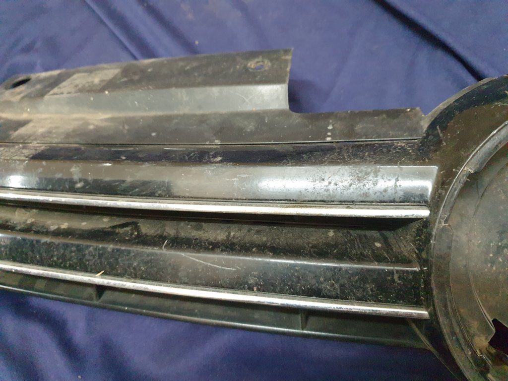 Volkswagen Aftermarket Golf MK6 Radiator Grille - Wear and Tear