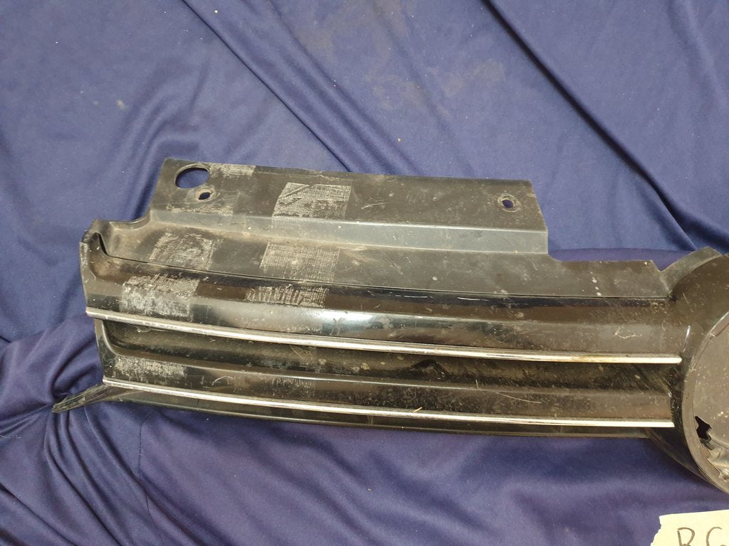 Volkswagen Aftermarket Golf MK6 Radiator Grille - Wear and Tear