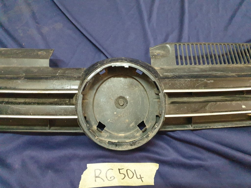 Volkswagen Aftermarket Golf MK6 Radiator Grille - Wear and Tear