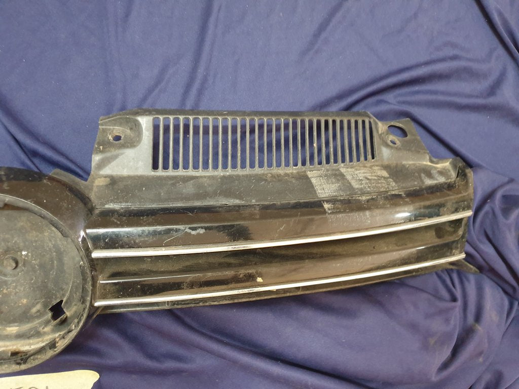 Volkswagen Aftermarket Golf MK6 Radiator Grille - Wear and Tear